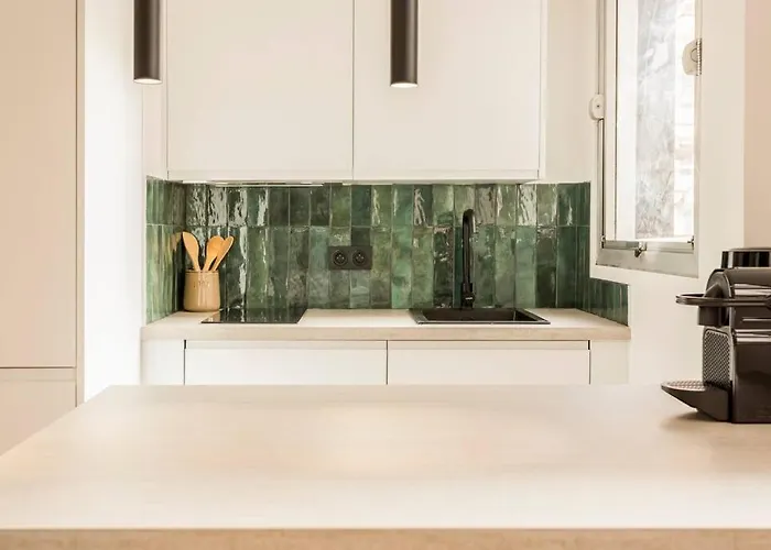 Luxurious 3 Min Walk From Eiffel Tower Paris